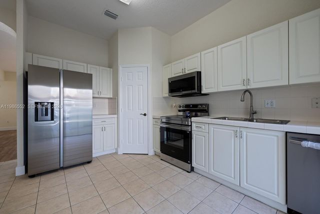 1947 SE 24th Ter, Homestead, FL 33035