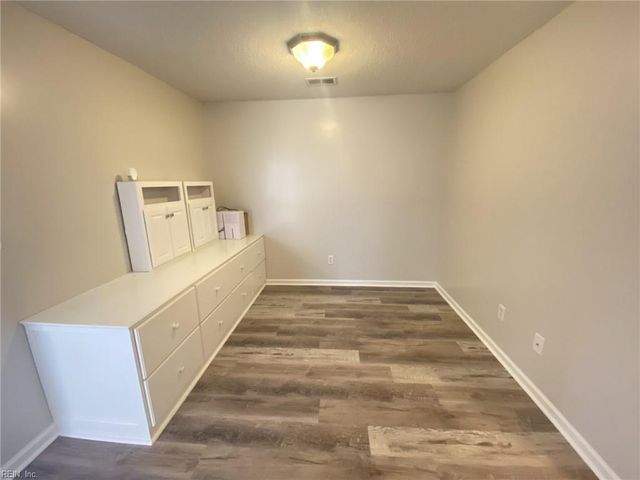 2363 Old Greenbrier RD, Chesapeake, VA 23325