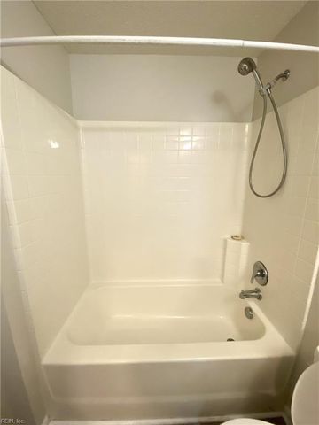 2363 Old Greenbrier RD, Chesapeake, VA 23325