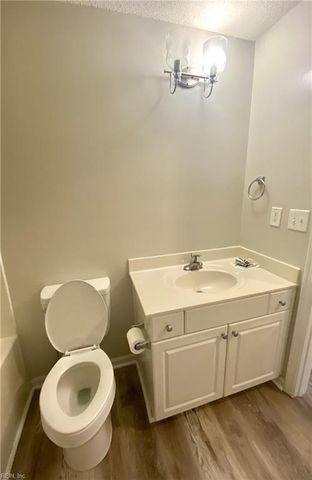 2363 Old Greenbrier RD, Chesapeake, VA 23325