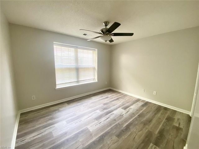 2363 Old Greenbrier RD, Chesapeake, VA 23325