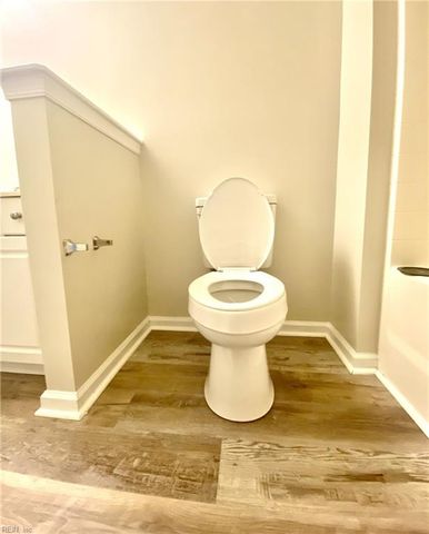 2363 Old Greenbrier RD, Chesapeake, VA 23325