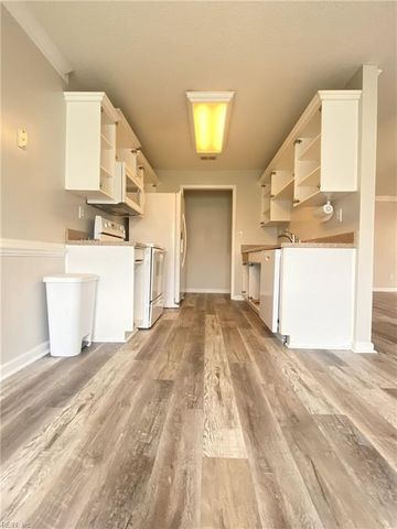 2363 Old Greenbrier RD, Chesapeake, VA 23325