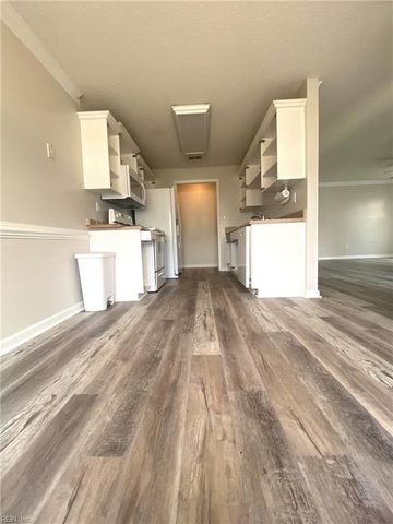 2363 Old Greenbrier RD, Chesapeake, VA 23325