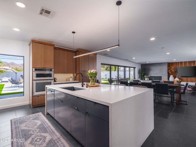 9841 N 35TH Street, Phoenix, AZ 85028