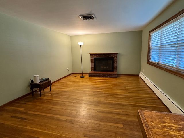 56 Valleyview Rd, Leominster, MA 01453