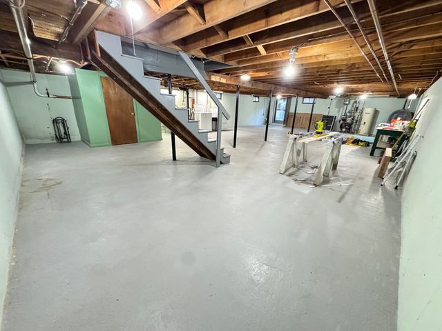 56 Valleyview Rd, Leominster, MA 01453