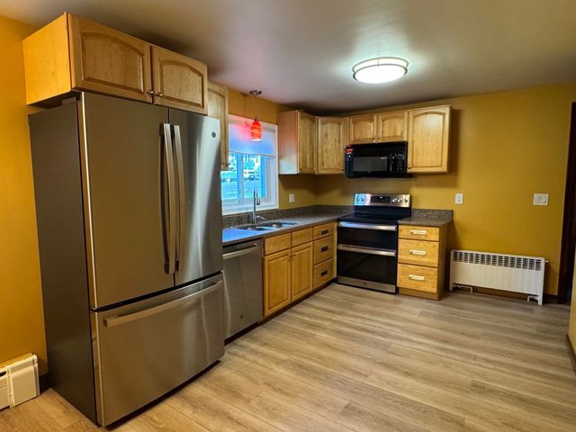 56 Valleyview Rd, Leominster, MA 01453