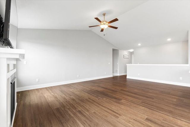305 NE Country Meadow Drive, Ankeny, IA 50021