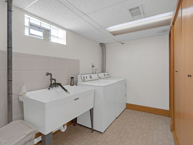 4928 N New England Avenue, Chicago, IL 60656