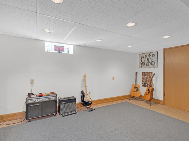 4928 N New England Avenue, Chicago, IL 60656