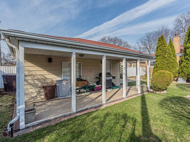 4928 N New England Avenue, Chicago, IL 60656