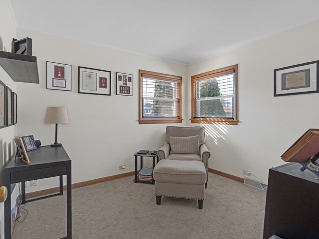 4928 N New England Avenue, Chicago, IL 60656