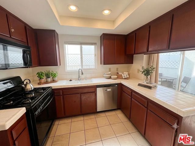 1328 9th Street F, Santa Monica, CA 90401