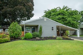 15 ELM LN, Levittown, PA 19054