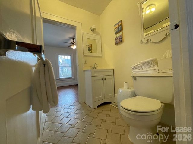 218 Circle Avenue 218, Charlotte, NC 28207