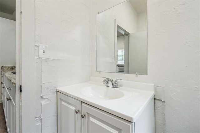 2123 W Park Place, Oklahoma City, OK 73107