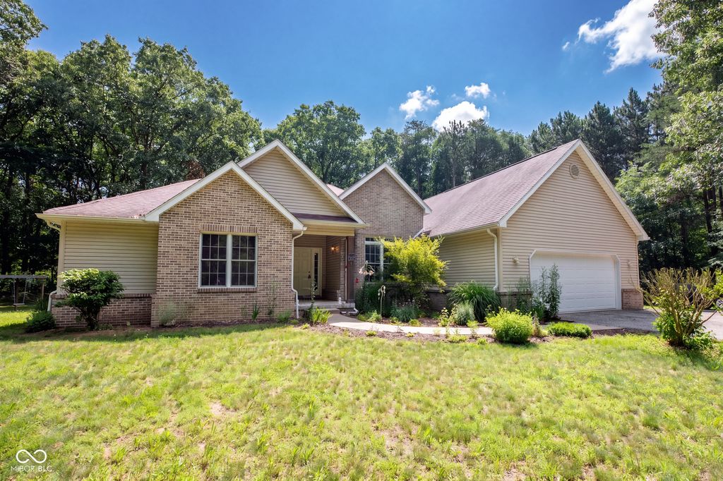 12368 Upas Road, Plymouth, IN 46563
