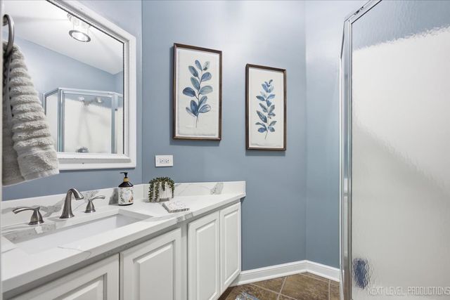 3201 Greenwood Lane, St. Charles, IL 60175