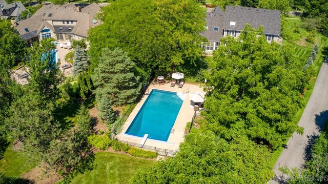 3201 Greenwood Lane, St. Charles, IL 60175