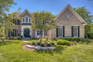 3201 Greenwood Lane, St. Charles, IL 60175