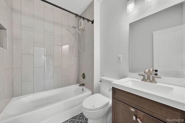 351 Edgewood Place, Ferndale, MI 48220