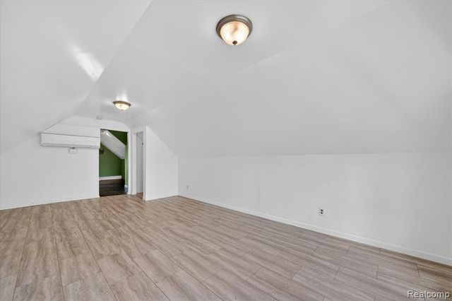 351 Edgewood Place, Ferndale, MI 48220