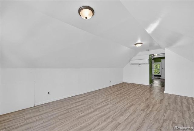 351 Edgewood Place, Ferndale, MI 48220