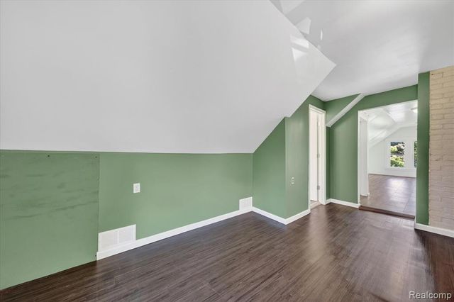 351 Edgewood Place, Ferndale, MI 48220