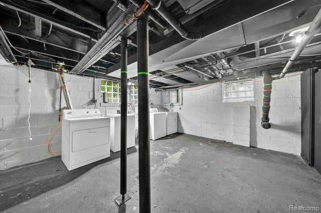 351 Edgewood Place, Ferndale, MI 48220