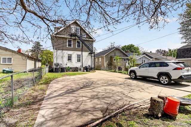 351 Edgewood Place, Ferndale, MI 48220