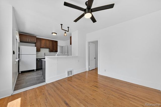 351 Edgewood Place, Ferndale, MI 48220