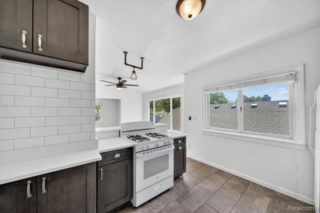 351 Edgewood Place, Ferndale, MI 48220