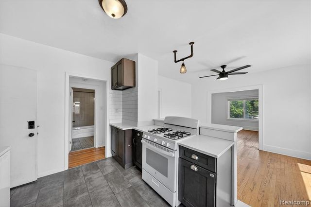 351 Edgewood Place, Ferndale, MI 48220