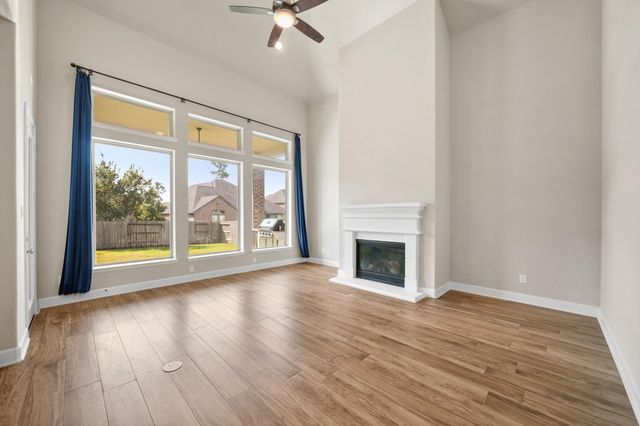 1015 Groveton Ridge Lane, Pinehurst, TX 77362