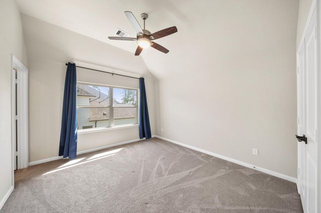 1015 Groveton Ridge Lane, Pinehurst, TX 77362