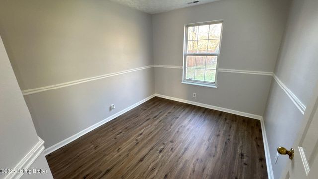 3905 Handley Ave, Louisville, KY 40218