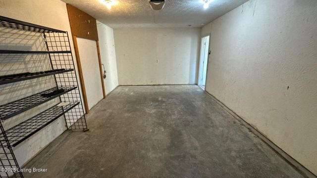 3905 Handley Ave, Louisville, KY 40218