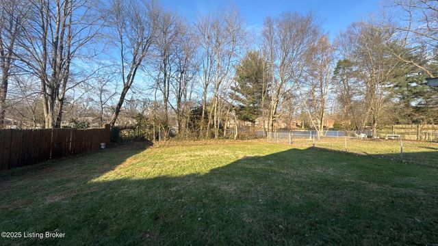 3905 Handley Ave, Louisville, KY 40218