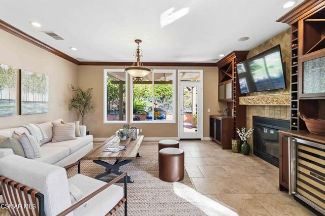 119 Forrester Court, Simi Valley, CA 93065