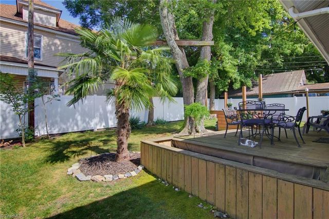 305 Irvin Street, Reidsville, NC 27320