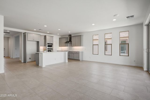 4556 PAINTED WAGON Way, Wickenburg, AZ 85390