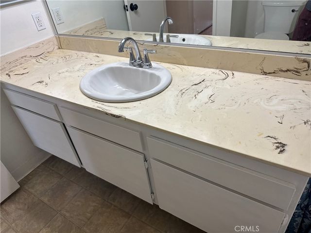 12830 Burbank, Valley Village, CA 91607