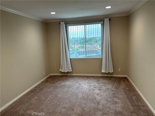 12830 Burbank, Valley Village, CA 91607