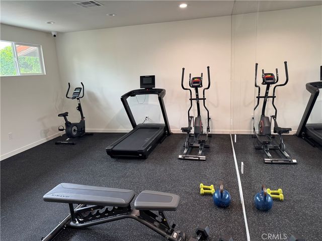 12830 Burbank, Valley Village, CA 91607