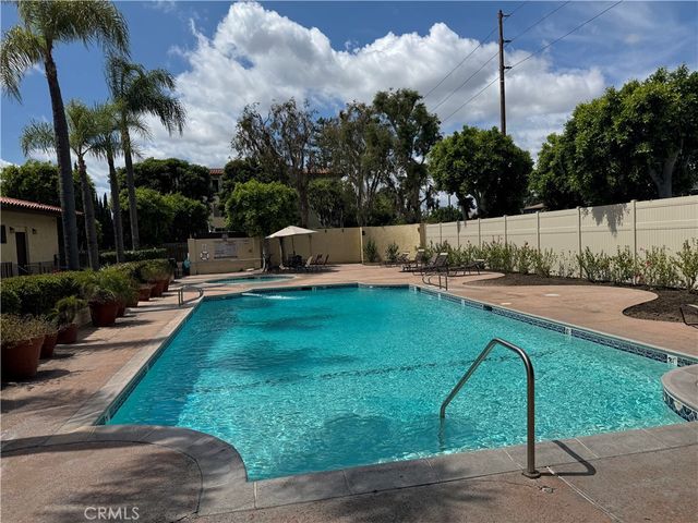 12830 Burbank, Valley Village, CA 91607