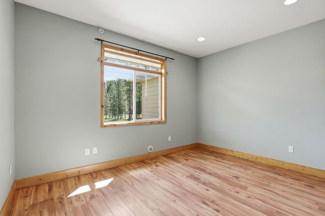 5910 N Garfield Rd, Spokane, WA 99224