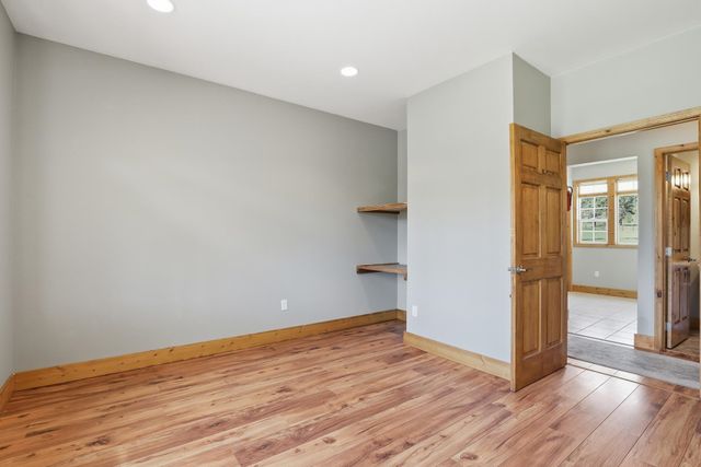 5910 N Garfield Rd, Spokane, WA 99224