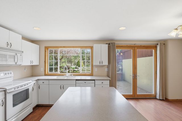 5910 N Garfield Rd, Spokane, WA 99224