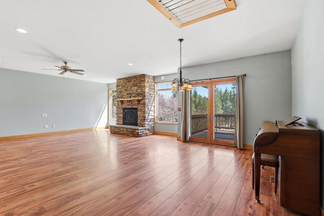 5910 N Garfield Rd, Spokane, WA 99224